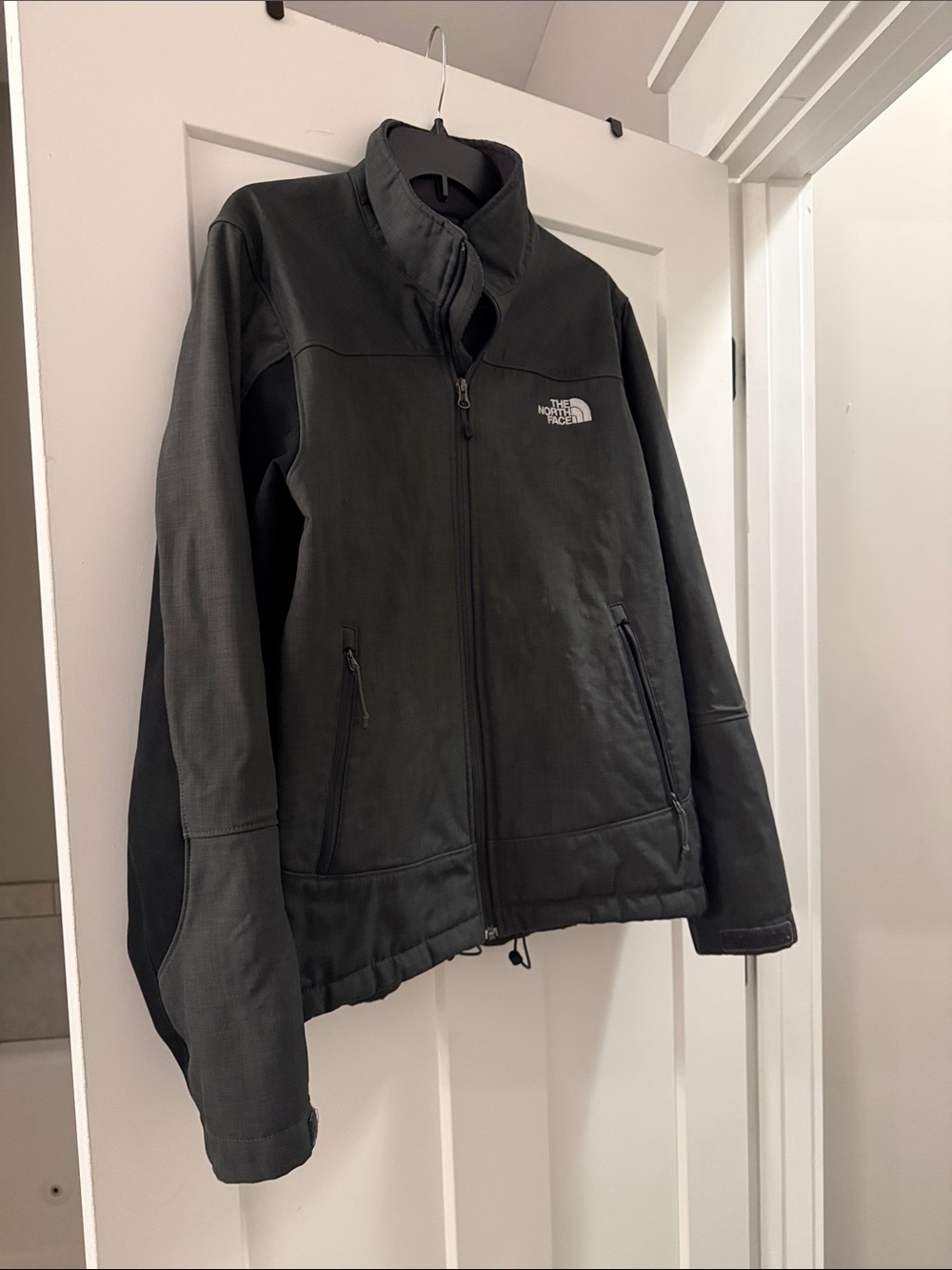 Well-loved North Face jacket - low price due to broken pocket zipper